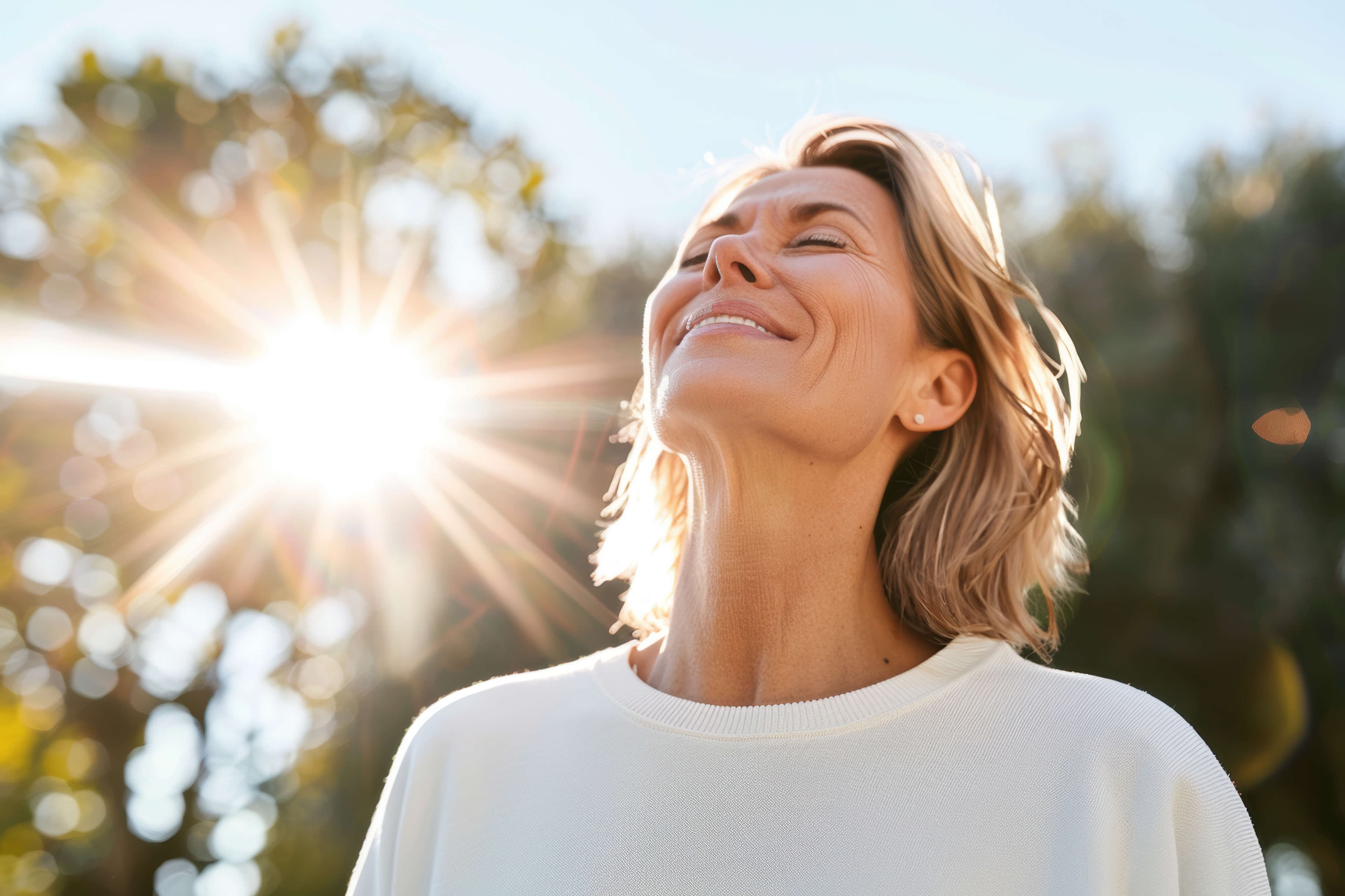Vivre sa ménopause sereinement : solutions naturelles et astuces pour un bien-être optimal