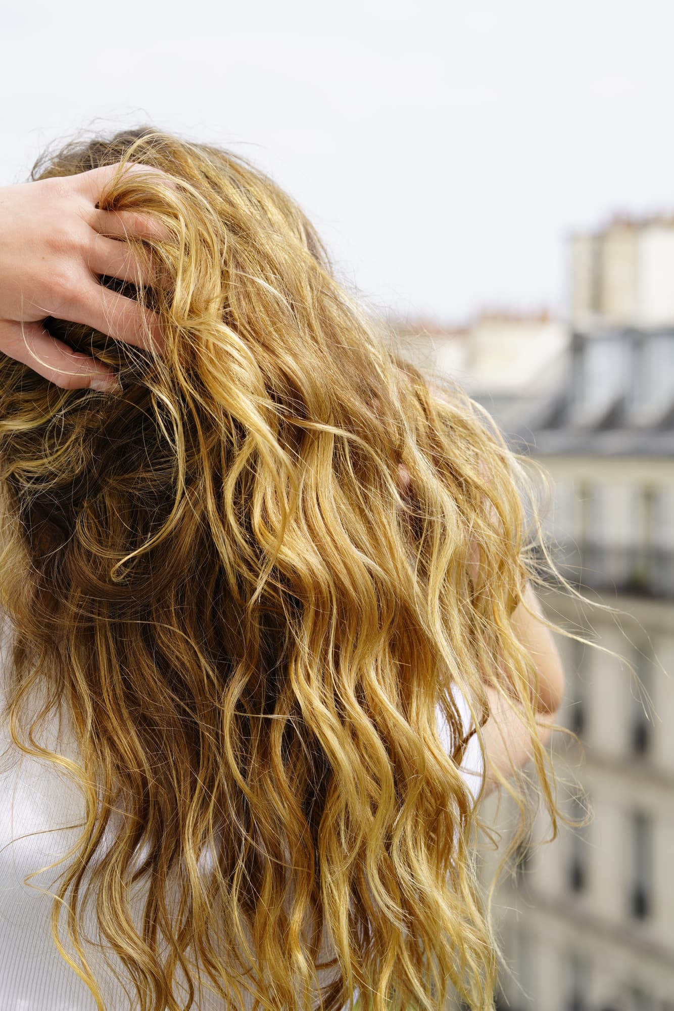 Conseils et nutriments essentiels pour une chevelure éclatante