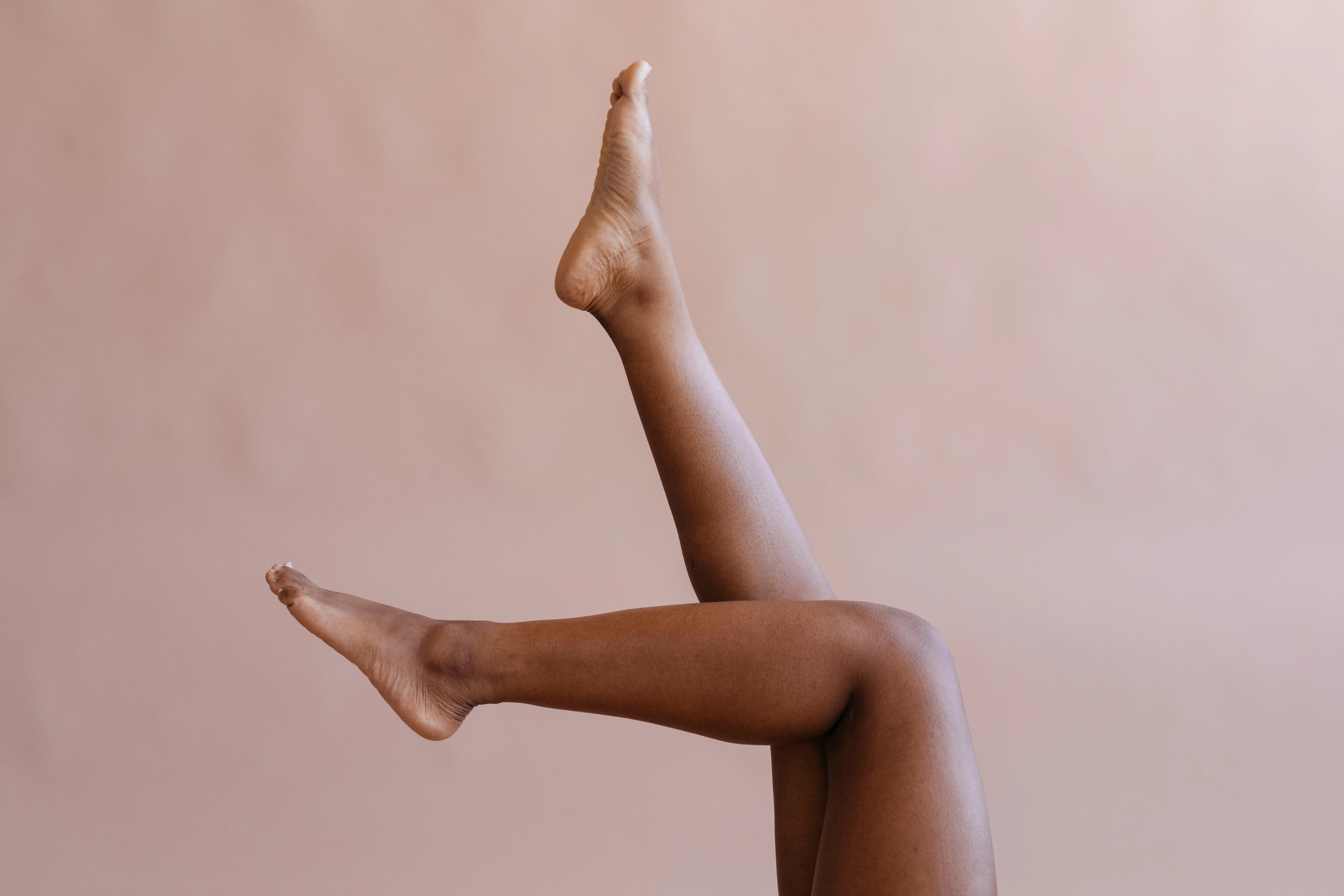 Quels remèdes de grand-mère pour atténuer les jambes gonflées ?
